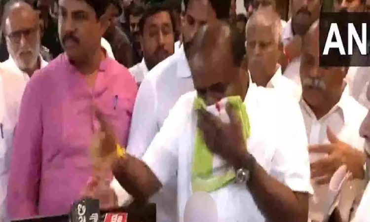 Union Minister Kumaraswamy hospitalised after nose starts bleeding at press meet