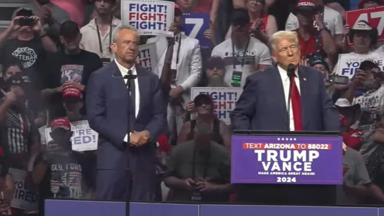 RFK Jr Joins Donald Trump At Glendale Rally, Hours After Endorsing Him | WATCH