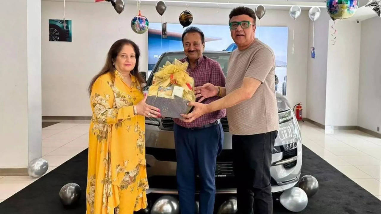 anu malik buys brand new range rover sport worth rs 1.40 crore