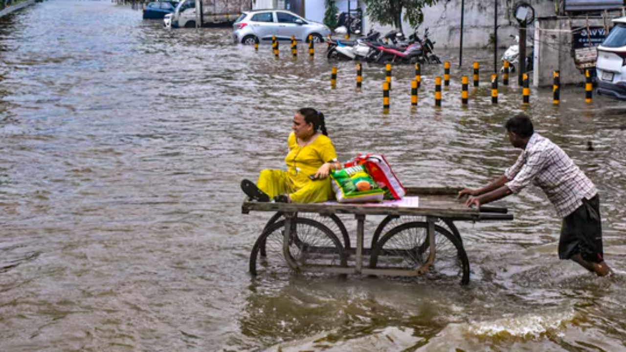 Gujarat Floods: 26 Killed, 18,000 Evacuated, PM Assures Of Centre's Help