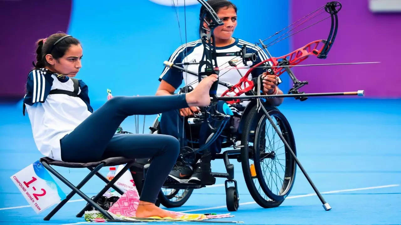 meet india sheetal devi world's only armless archer shooting for a gold paris 2024 paralympics