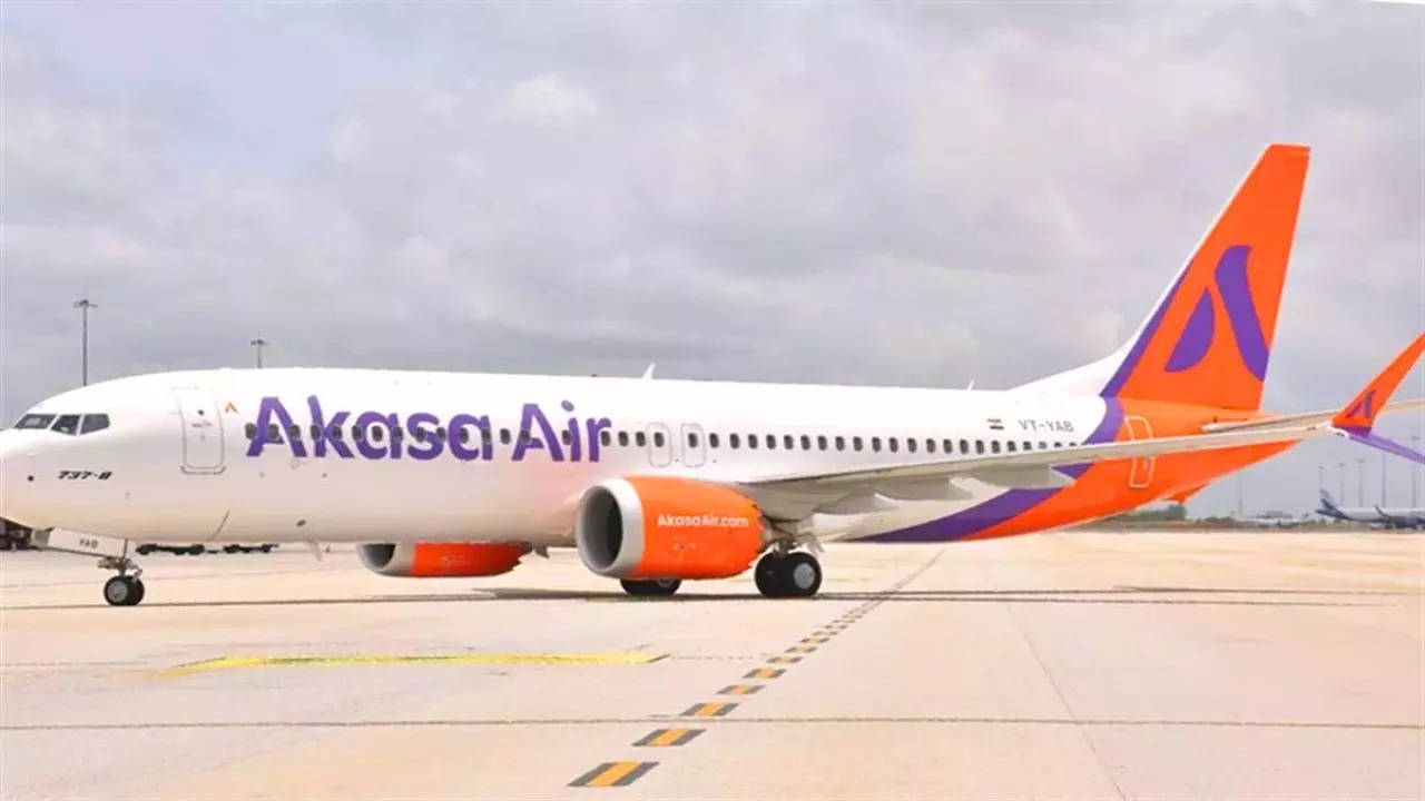 akasa air gets dgca show-cause notice over regulatory violations