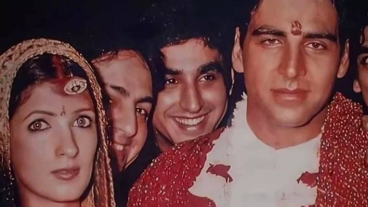 dyk akshay kumar was shooting on his wedding day mehendi artist calls his marriage with twinkle khanna surprise