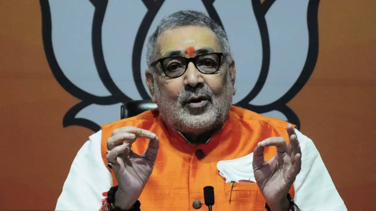 union minister giriraj singh allegedly attacked in bihar's begusarai, accused arrested