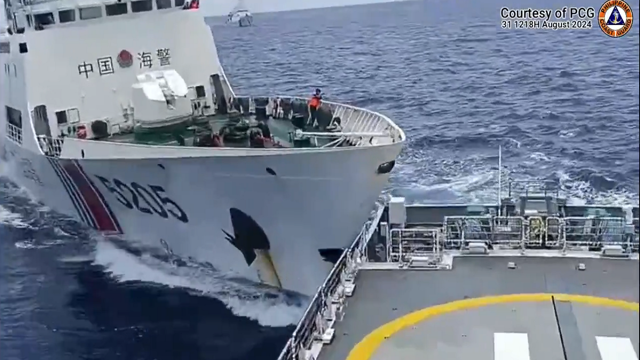 chinese, philippines vessels collide in south china sea, both countries blame each other - video