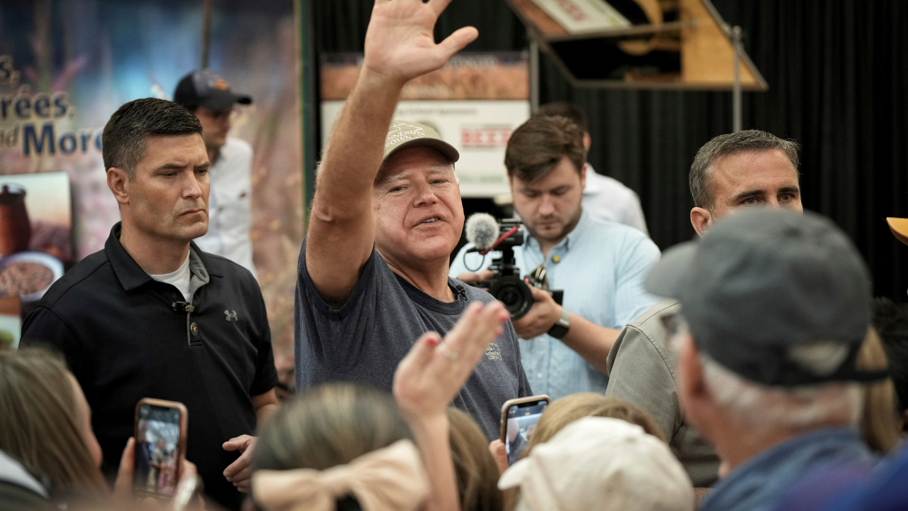 tim walz, asked about hersh goldberg-polin and other hamas hostages deaths, walks away | video