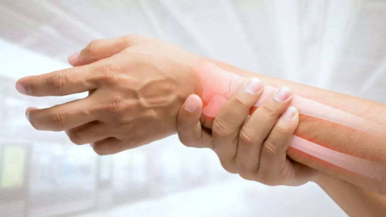 what should you do if your wrist pain lasts more than a week?