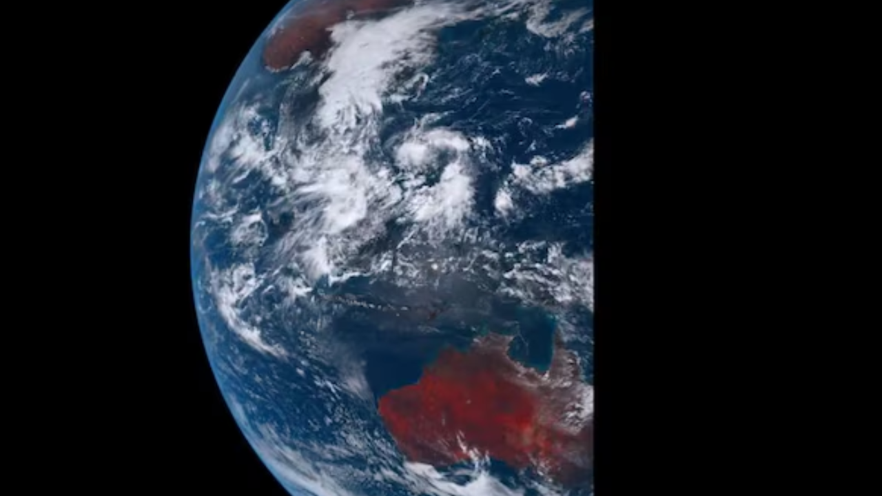 watch: stunning satellite timelapse captures earth's full rotation, wows viewers