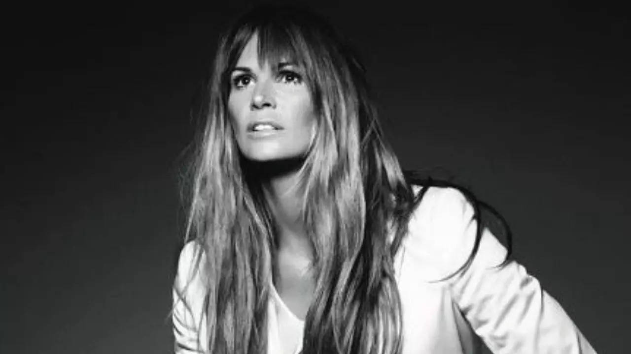 Elle MacPherson Says Refused Chemotherapy After Breast Cancer Diagnosis, Opted Holistic Treatment; Are They Worth Trying?