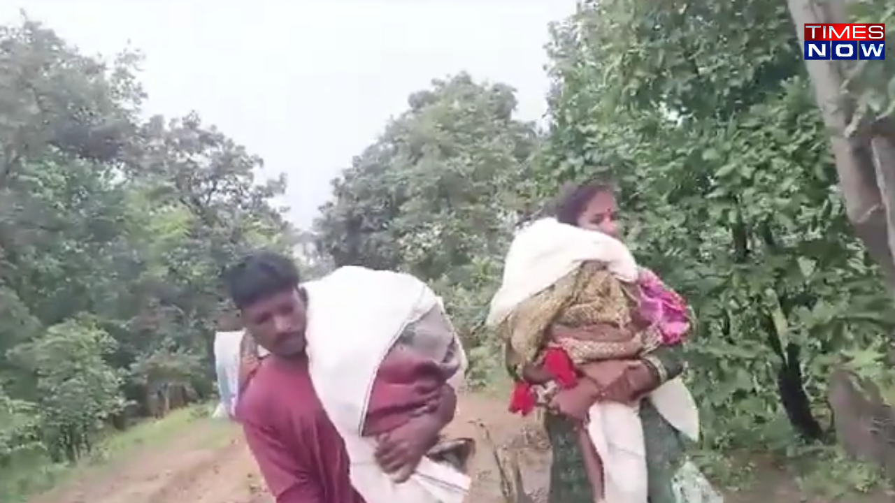 no ambulance, couple forced to carry dead sons on their shoulders in maharashtra's gadchiroli