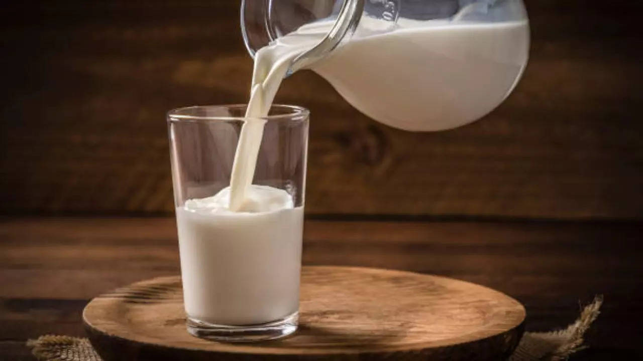 Scientists Say Raw Milk Is Becoming Hugely Popular In The US But Is Extremely Dangerous; Know Why