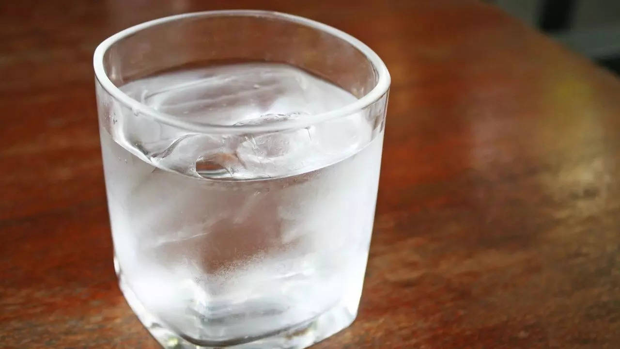 what happens to your body when you drink cold water?