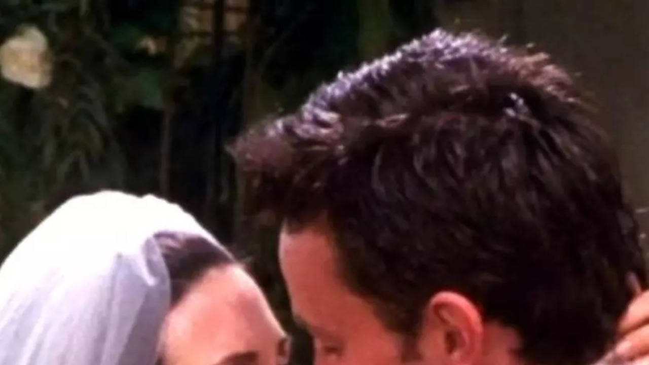 friends: 9 quotes that make monica and chandler 'perfectly imperfect couple'