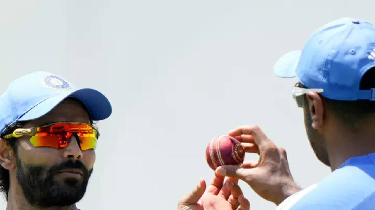 2 indians to score 1000 runs and take 100 wickets in wtc