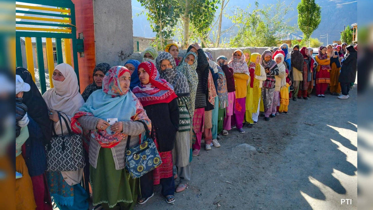 jammu and kashmir elections: all set for phase 2 polling today, check key contenders, list of constituencies