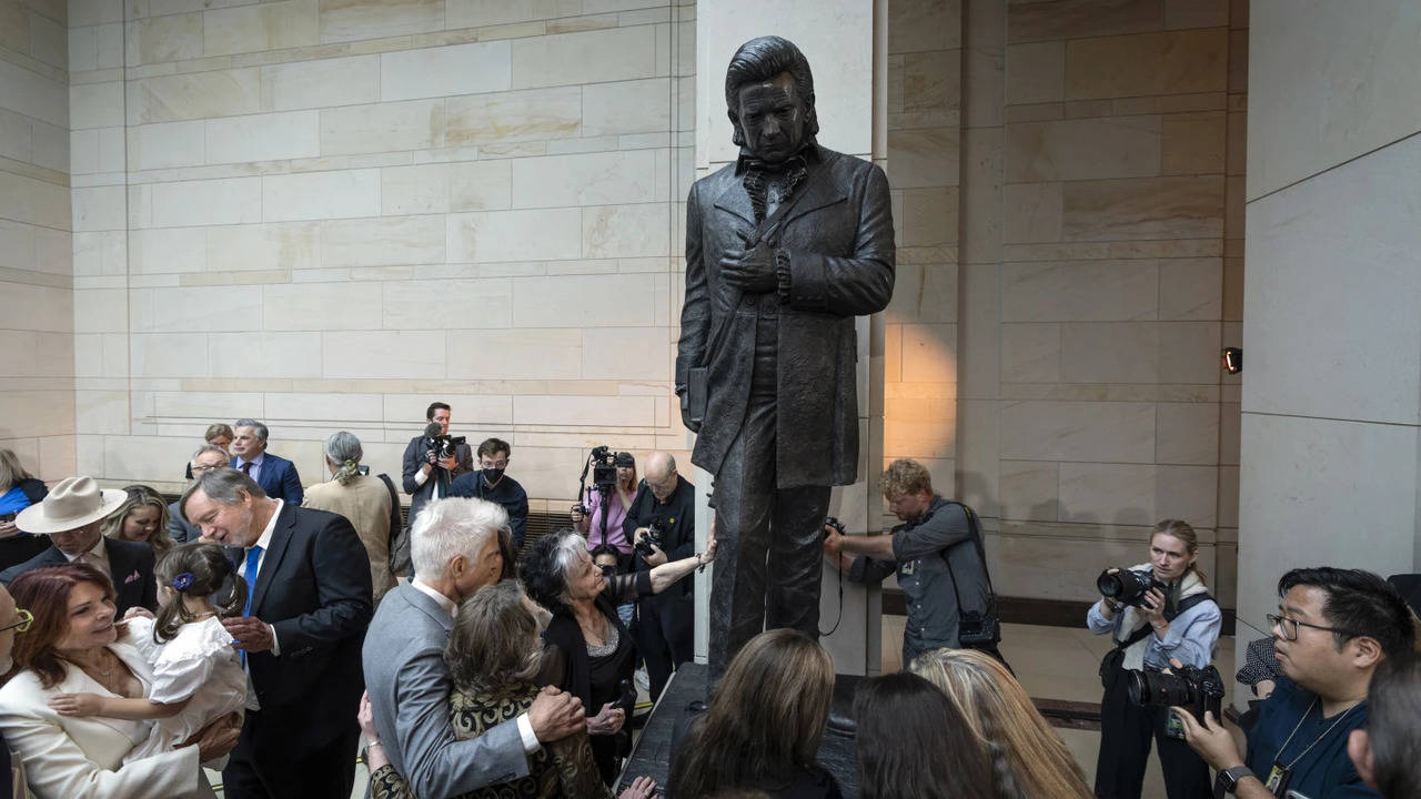 legendary musician johnny cash's statue unveiled at us capitol video