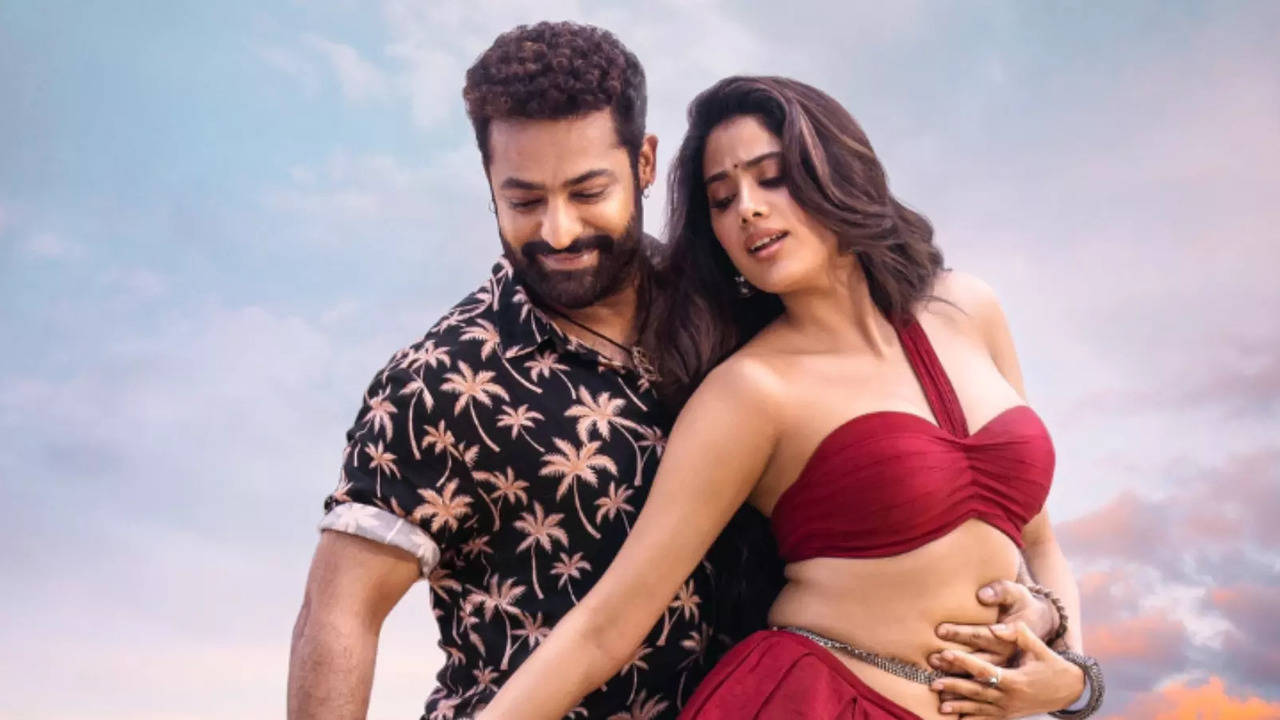 devara-movie-review-and-release-live-jr-ntr-saif-ali-khan-janhvi-kapoor-devara-part-1-rating-day-1-shows-box-office-collections