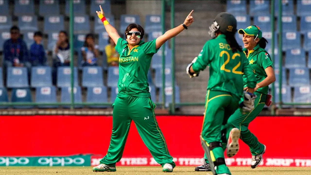 pak-w vs sco-w live score t20 world cup warm up pakistan women vs scotland women updates streaming scorecard