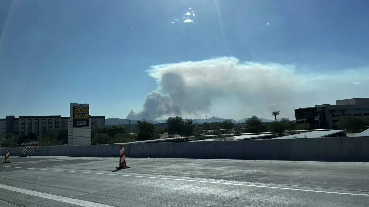 fire in south mountain, phoenix forces evacuations in gila river indian community