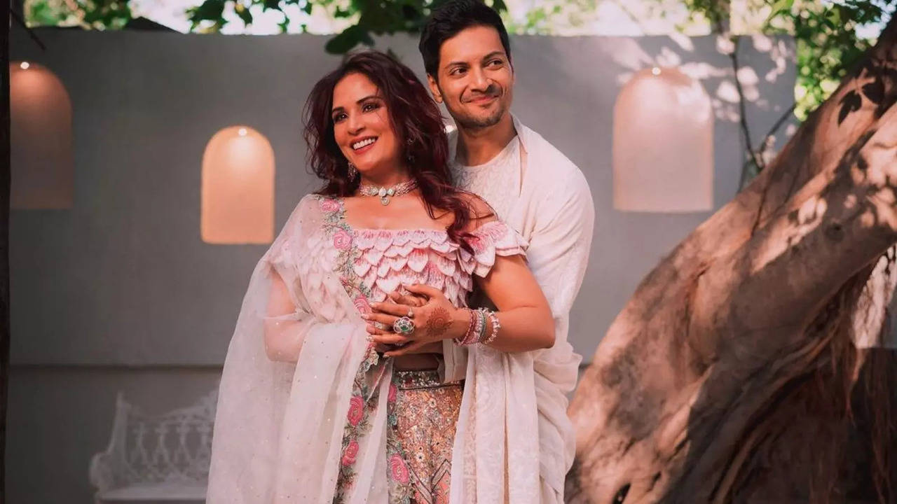 richa chadha gets misty eyed looking at her and ali fazal dreamy sangeet pics and videos