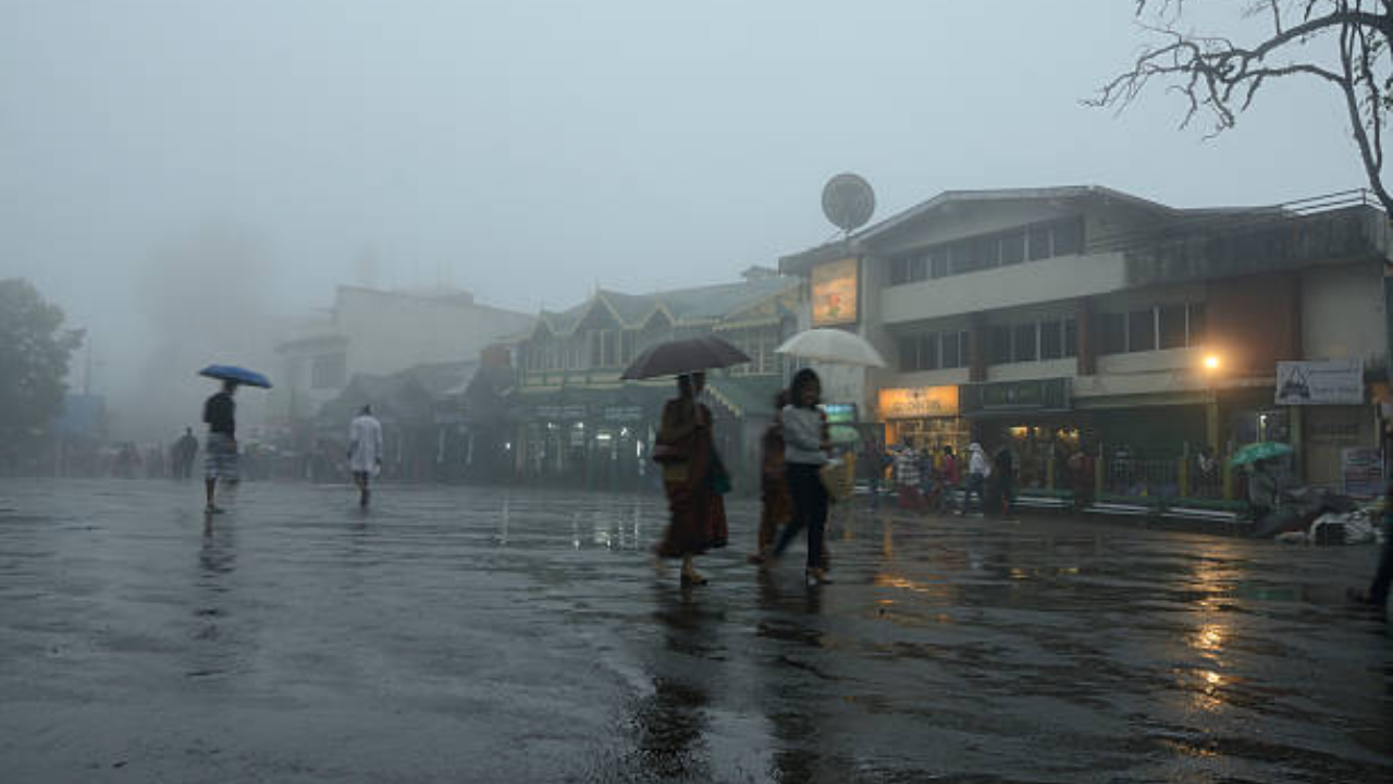 chennai rains: heavy downpour triggers yellow alert till october 3, imd predicts a pause after 5 days