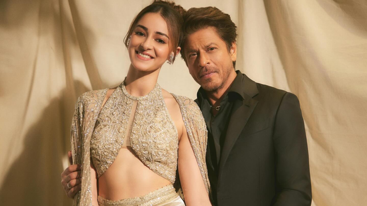 ananya panday wishes to imbibe shah rukh khan work-life balance he is one of a kind