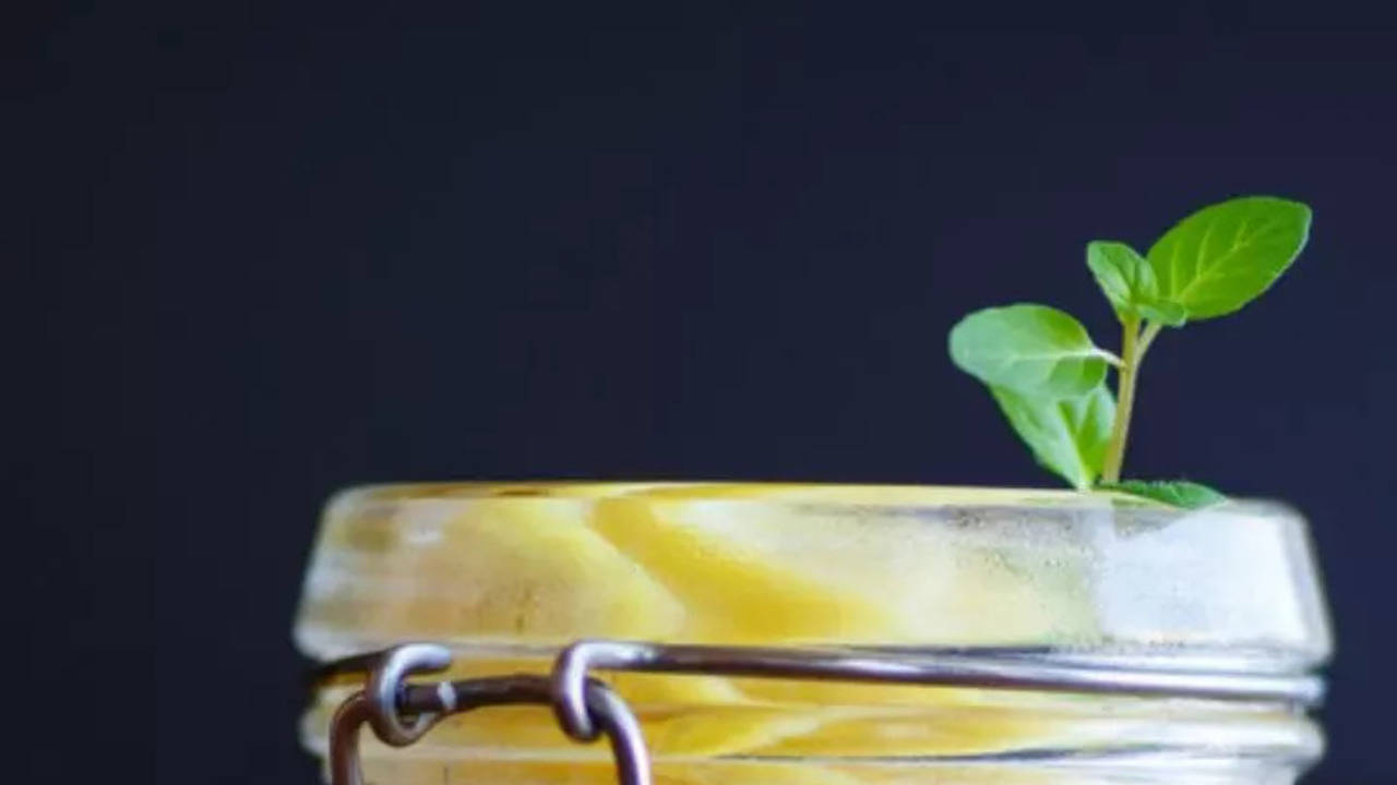 korean lemon cheong, a sweet sugar syrup drink to boost your monsoon health