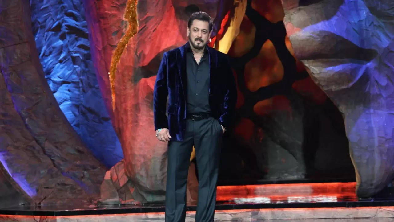 salman khan first look from bigg boss 18 grand premiere shoot is out - see pics