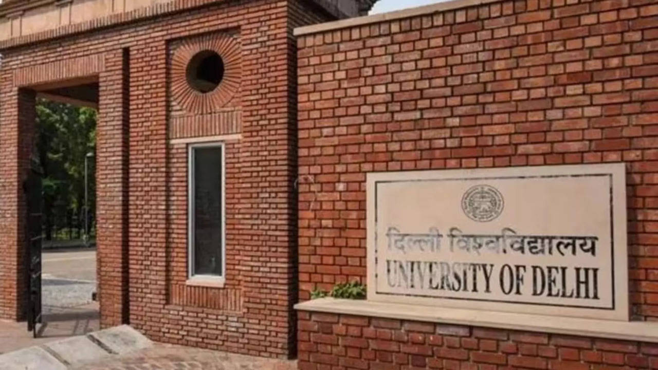 delhi university allows students to pursue two degrees simultaneously, all you need to know