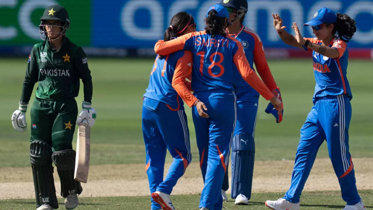 Women's T20 World Cup: India Defeat Pakistan By 6 Wickets, Keep Semi-Final Hopes Alive