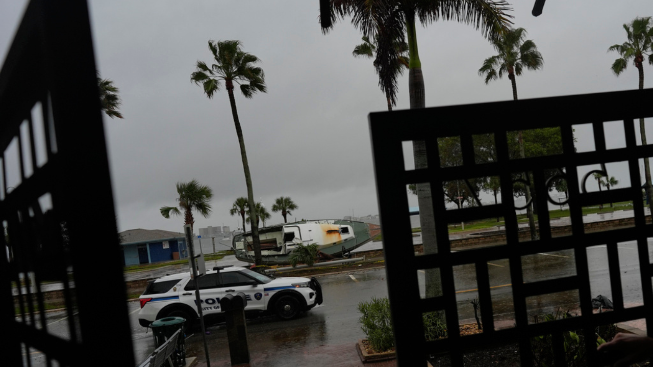 tornadoes spotted near florida's i-75 in broward county and clewiston ahead of hurricane milton| videos