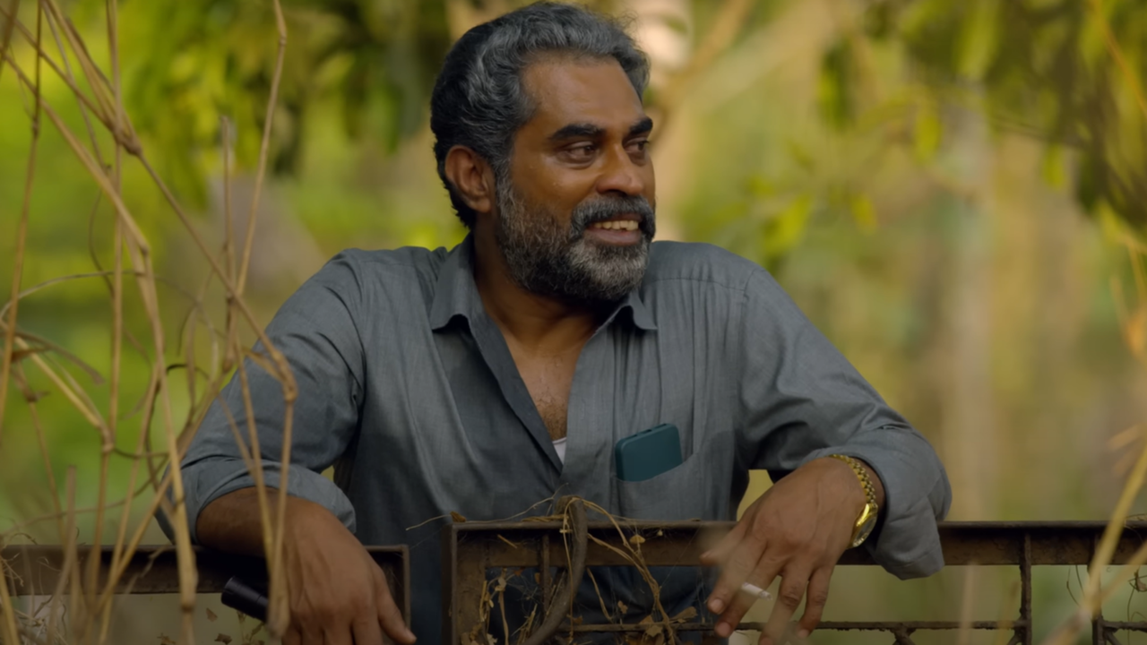 watch new video kallano mannano from vinayakan-suraj venjaramoodu's thekku vadakku released