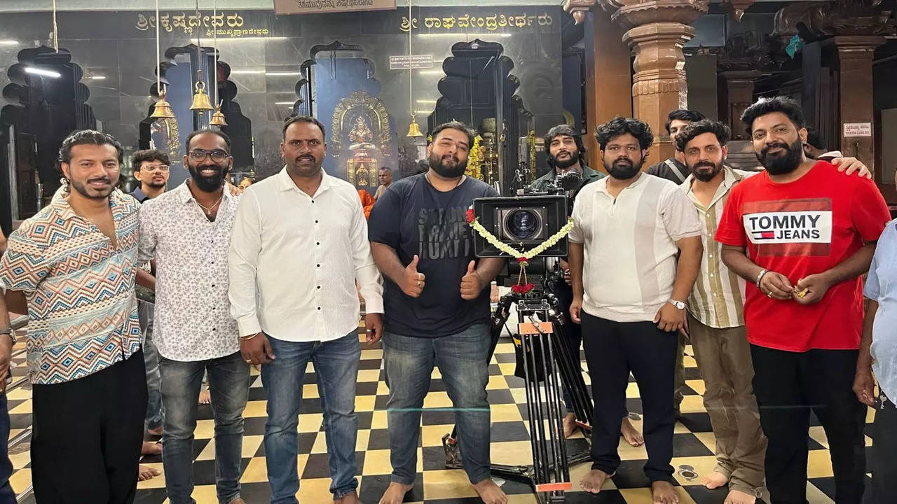 dhiraj mv of kannada filmy club set to make his directorial debut