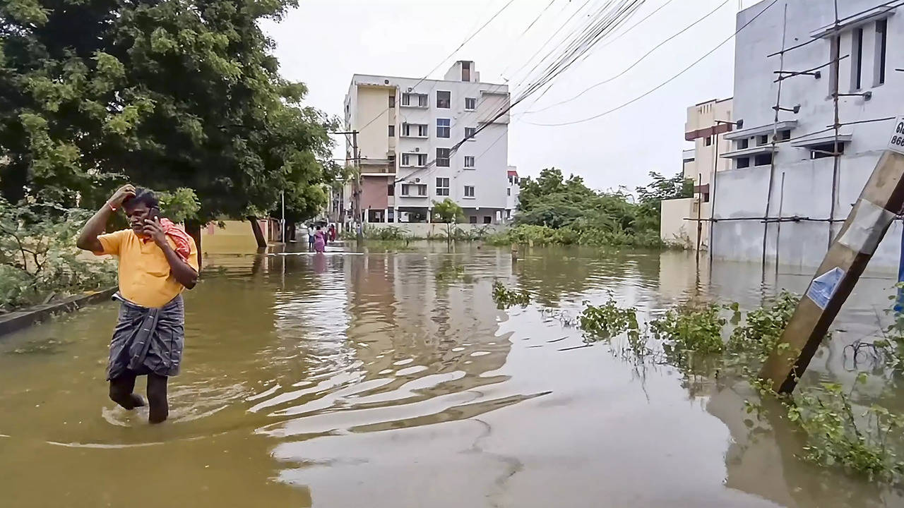 chennai rain live updates imd issues orange alert in tamil nadu colleges school news today weather update