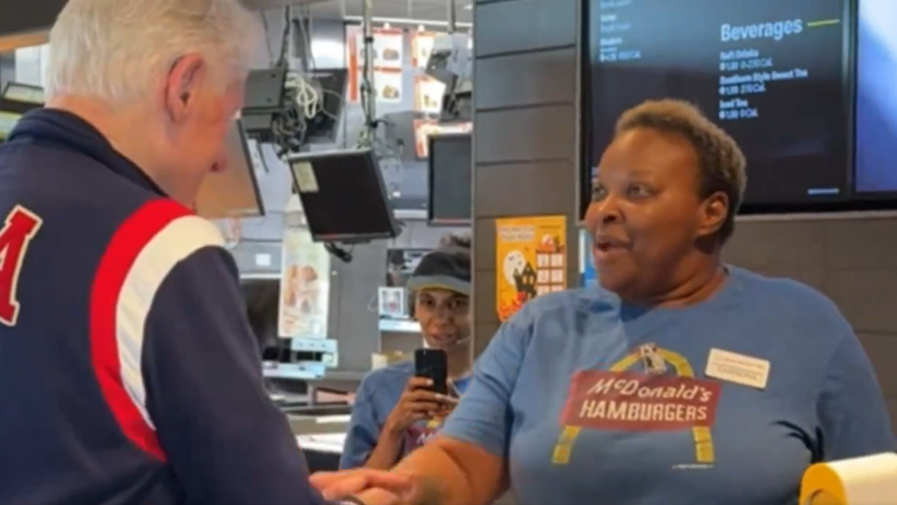 are you joe mcdonalds employee confuses bill clinton for biden in viral video