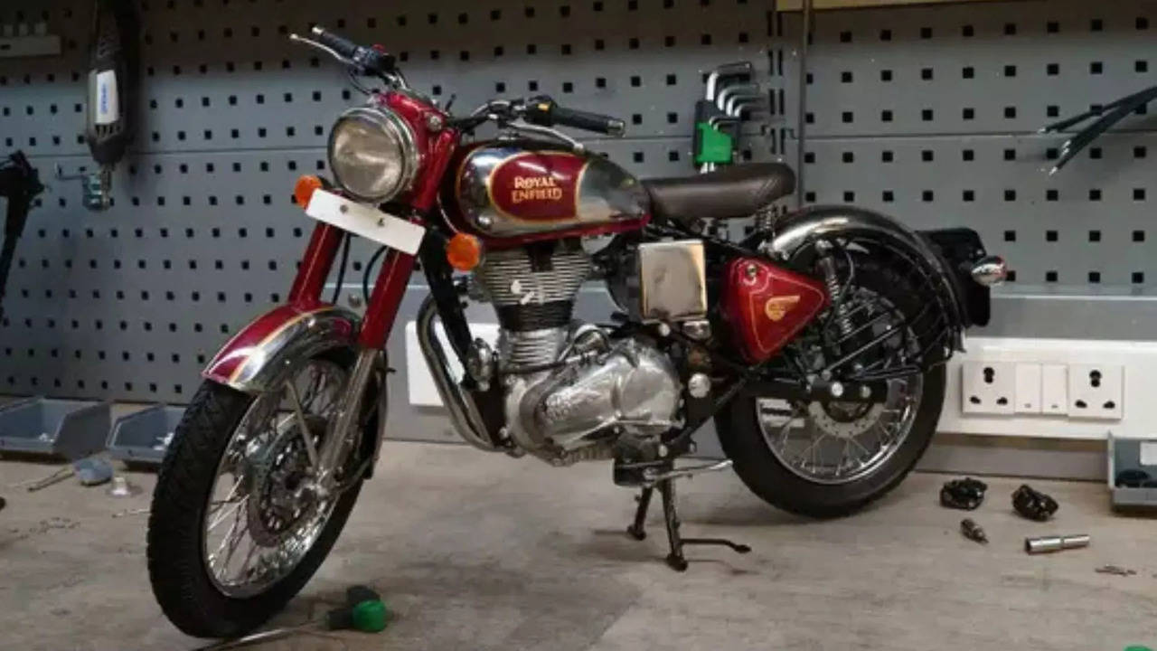 royal enfield classic 350 now available in 1:3 scale models