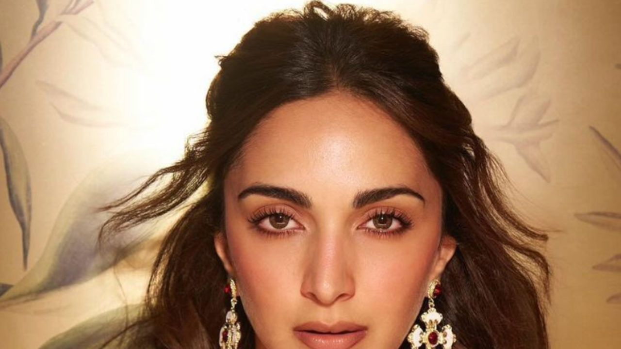 Kiara Advani's Gorgeous Pics In Ivory Dress Make Our Heart Skip A Beat