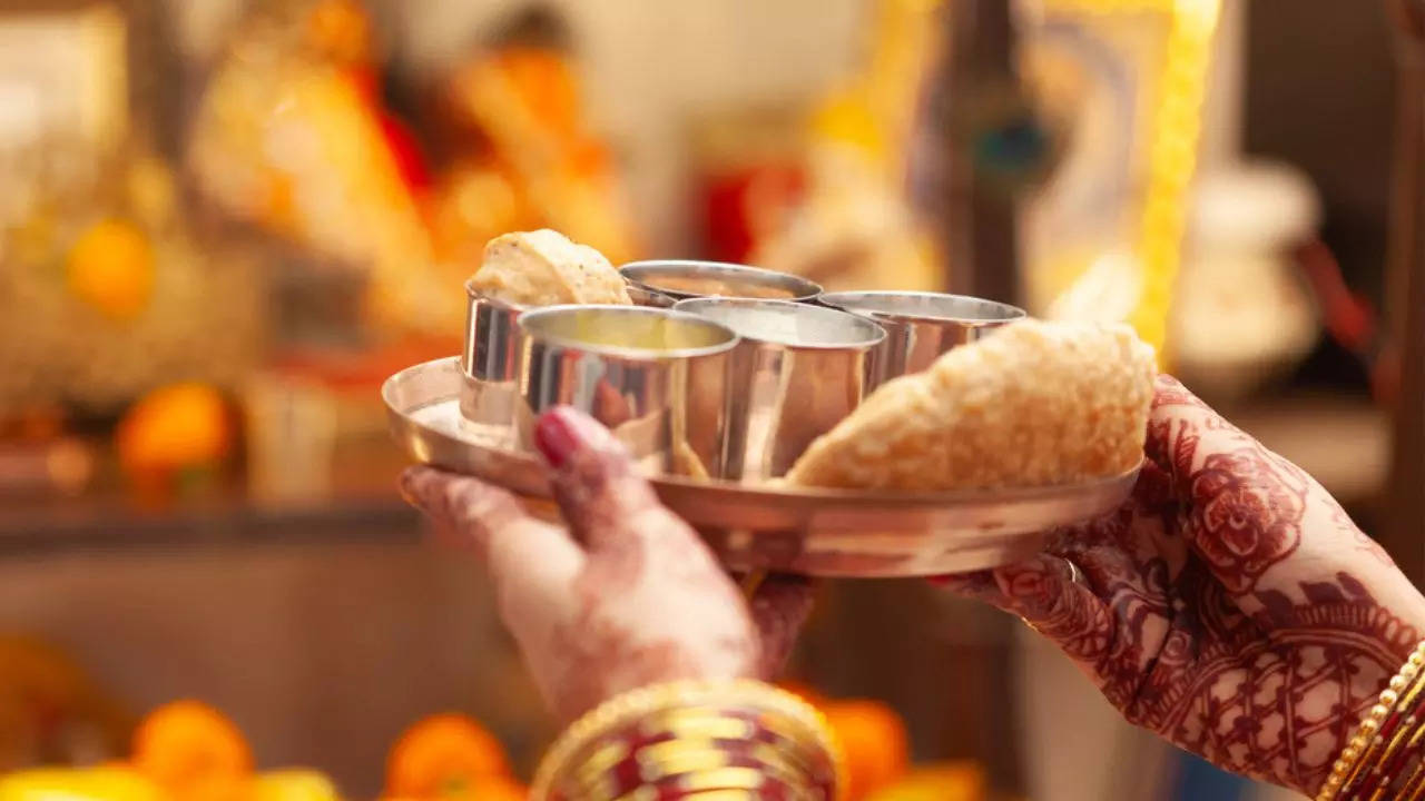 karwa chauth 2024: sargi thali dishes to eat and avoid to stay energised while fasting