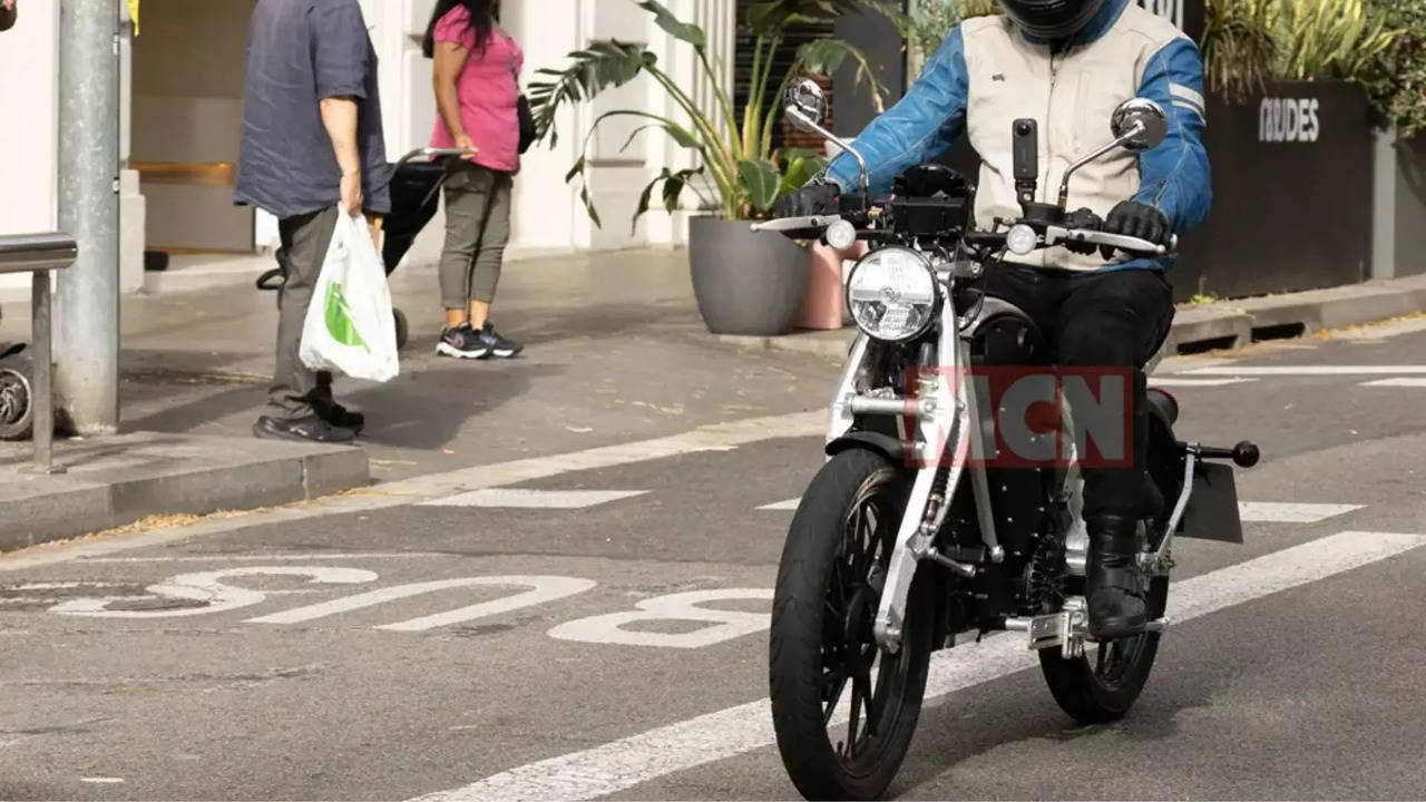 royal enfield electric cruiser bike spotted testing sans camouflage