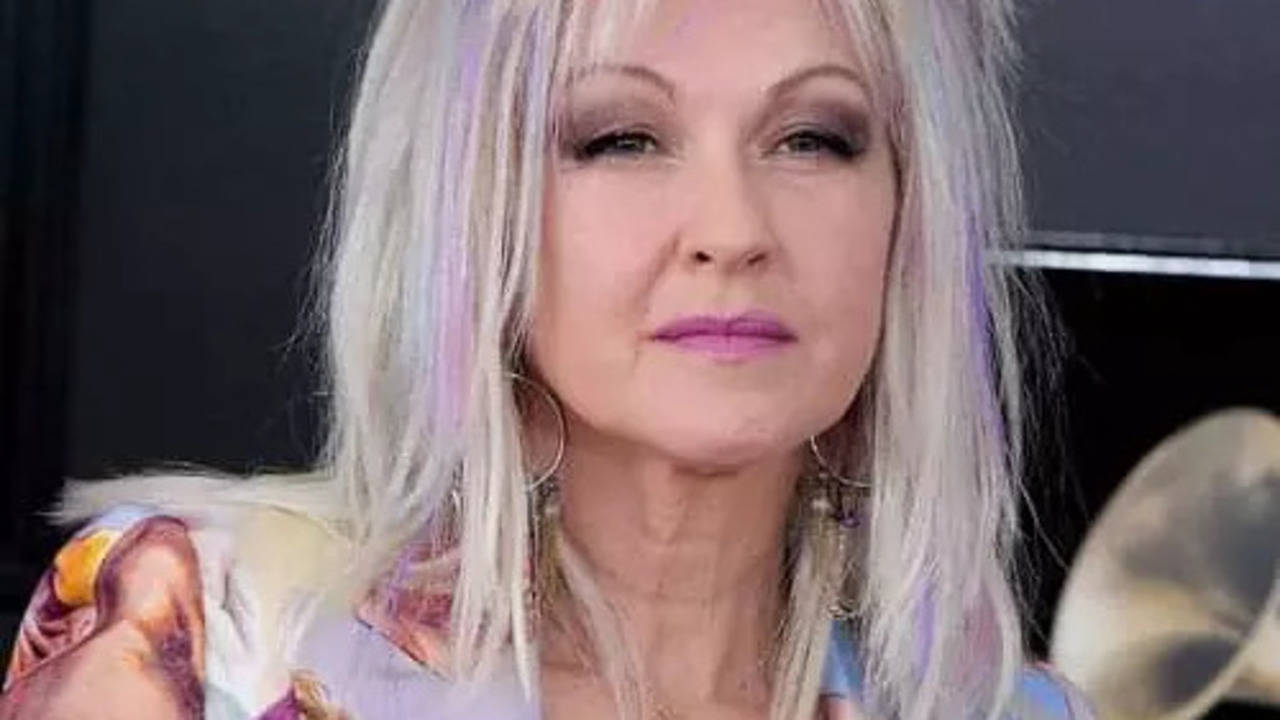 singer cyndi lauper endorses kamala harris for president i want to see