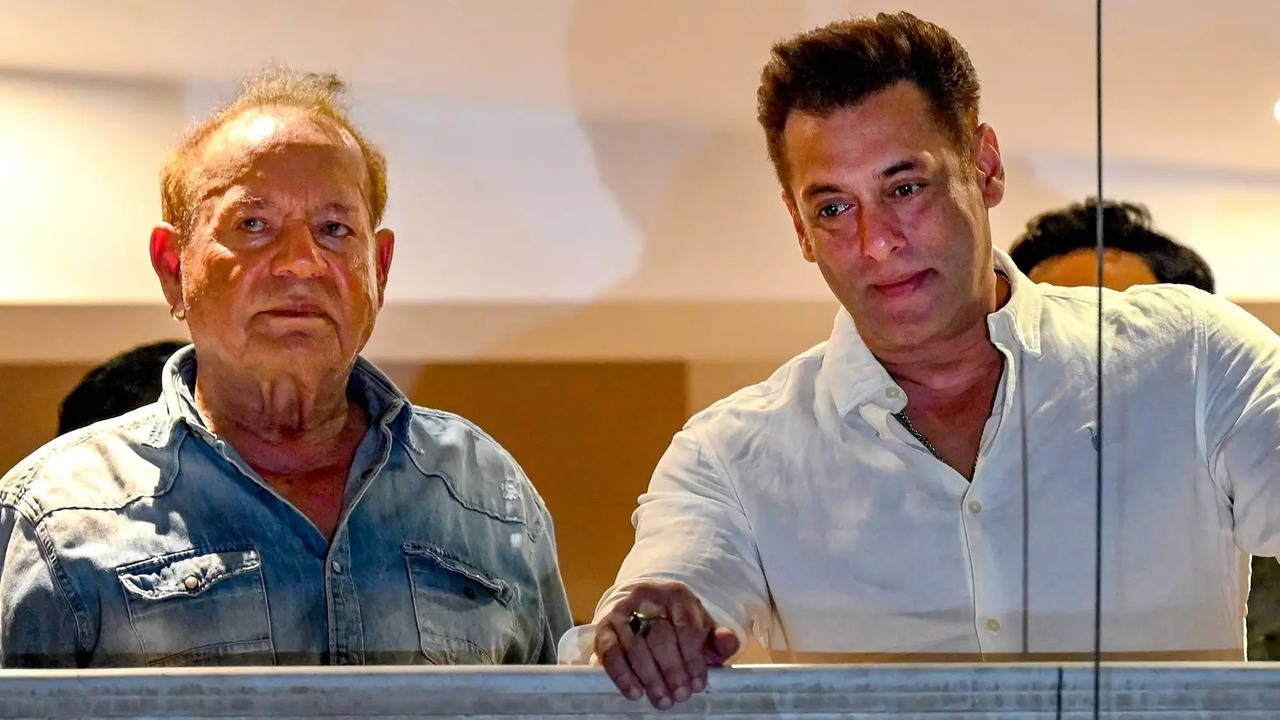 bishnois burn salman khan, salim khan's effigies after latter's comment on blackbuck case amid lawrence bishnoi's death threats