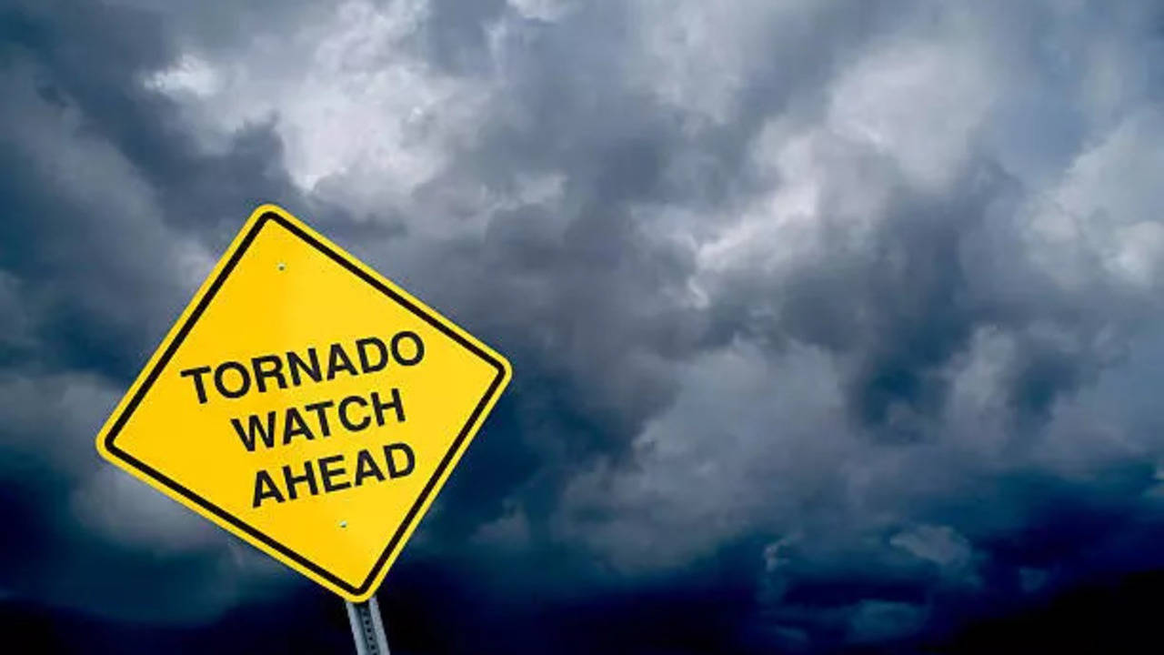 tornado watch in these counties of kansas and oklahoma, severe thunderstorm warning issued