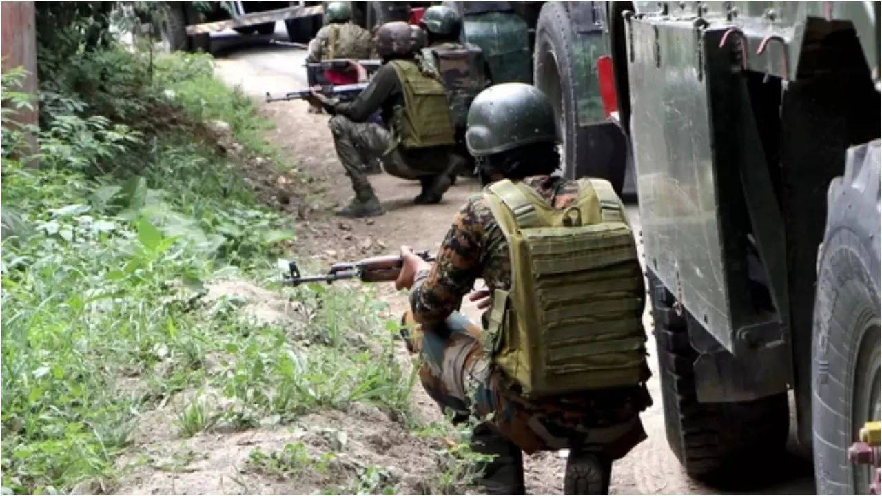 srinagar khanyar encounter: 1 terrorist killed, 4 security personnel injured, operation underway