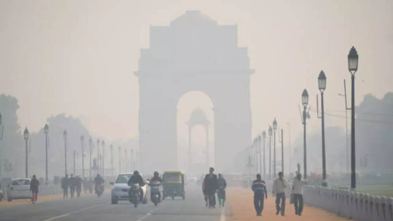 air pollution: with delhi-ncr’s aqi touching dangerous levels, is it safe to go for a morning walk?