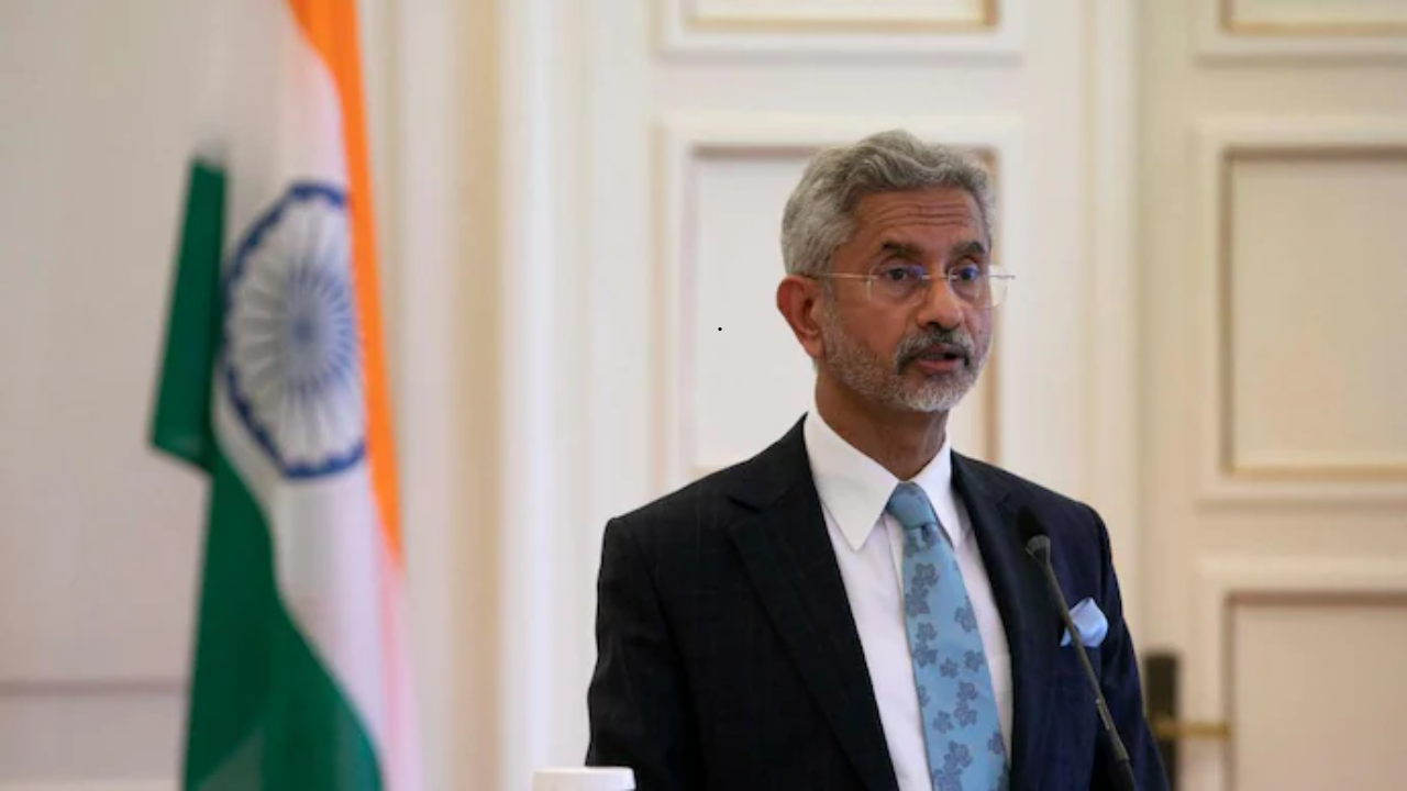 eam jaishankar explains why world is embracing the 'india story'