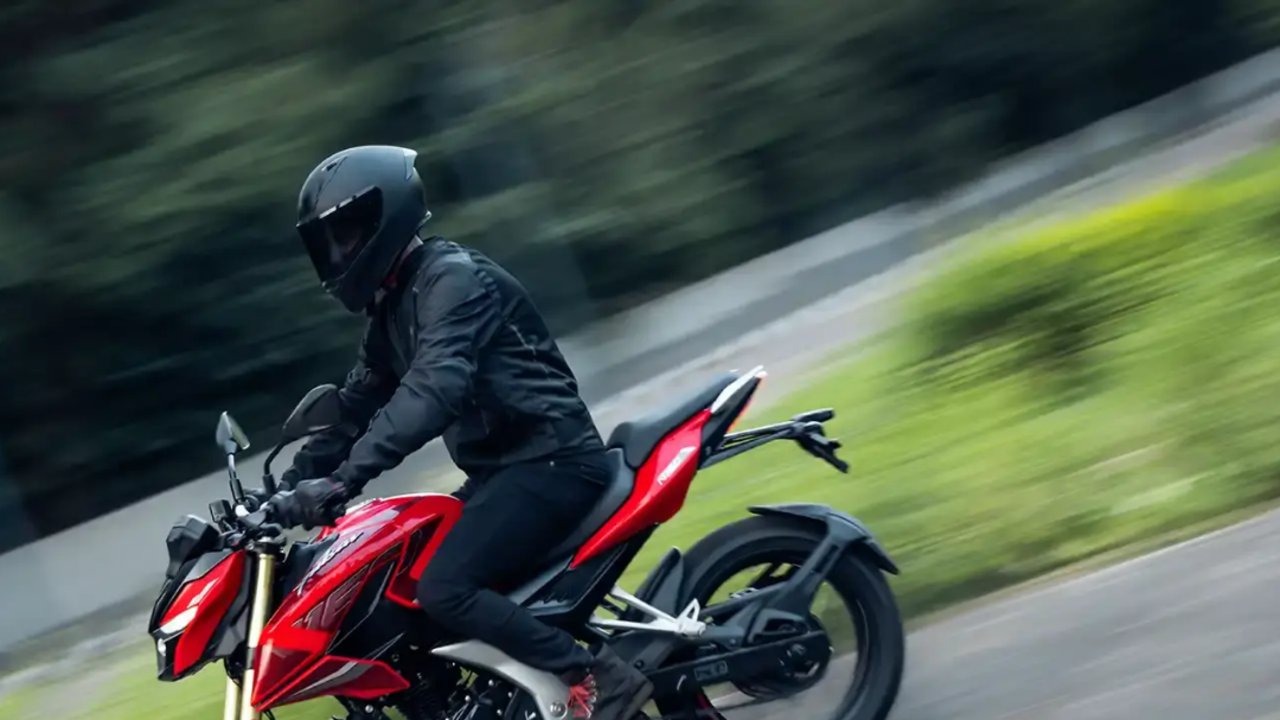 Bajaj Pulsar N160