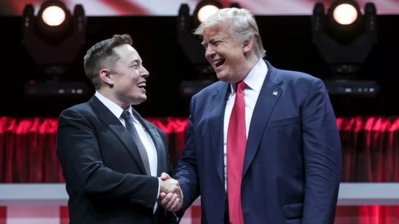 Watch| Donald Trump And Elon Musk Sing 'God Bless America' At Mar-a-Lago