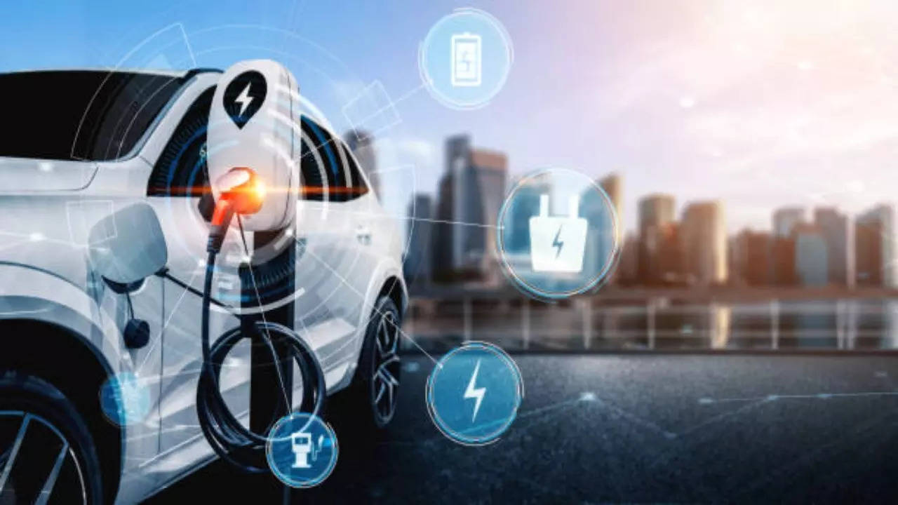 electric vehicle ecosystem needs collective innovation, entrepreneurs at bengaluru tech summit