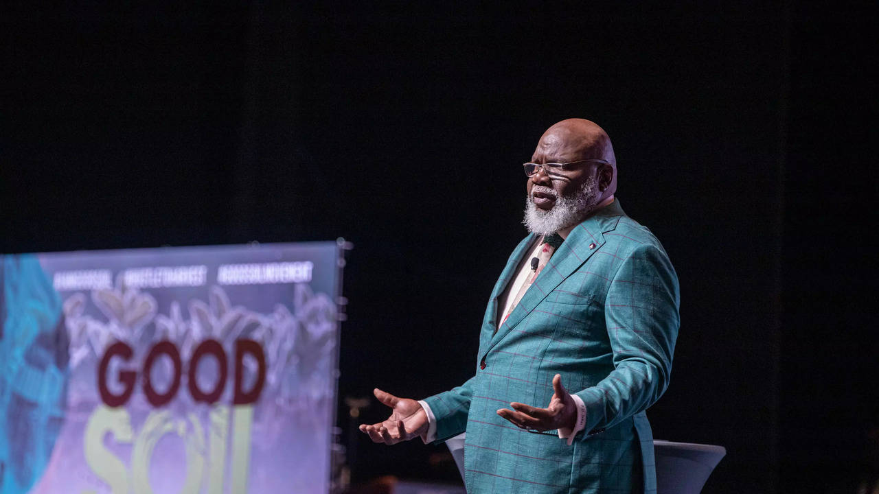 who is td jakes? dallas bishop's age, wife serita, children, net worth, medical condition and other details