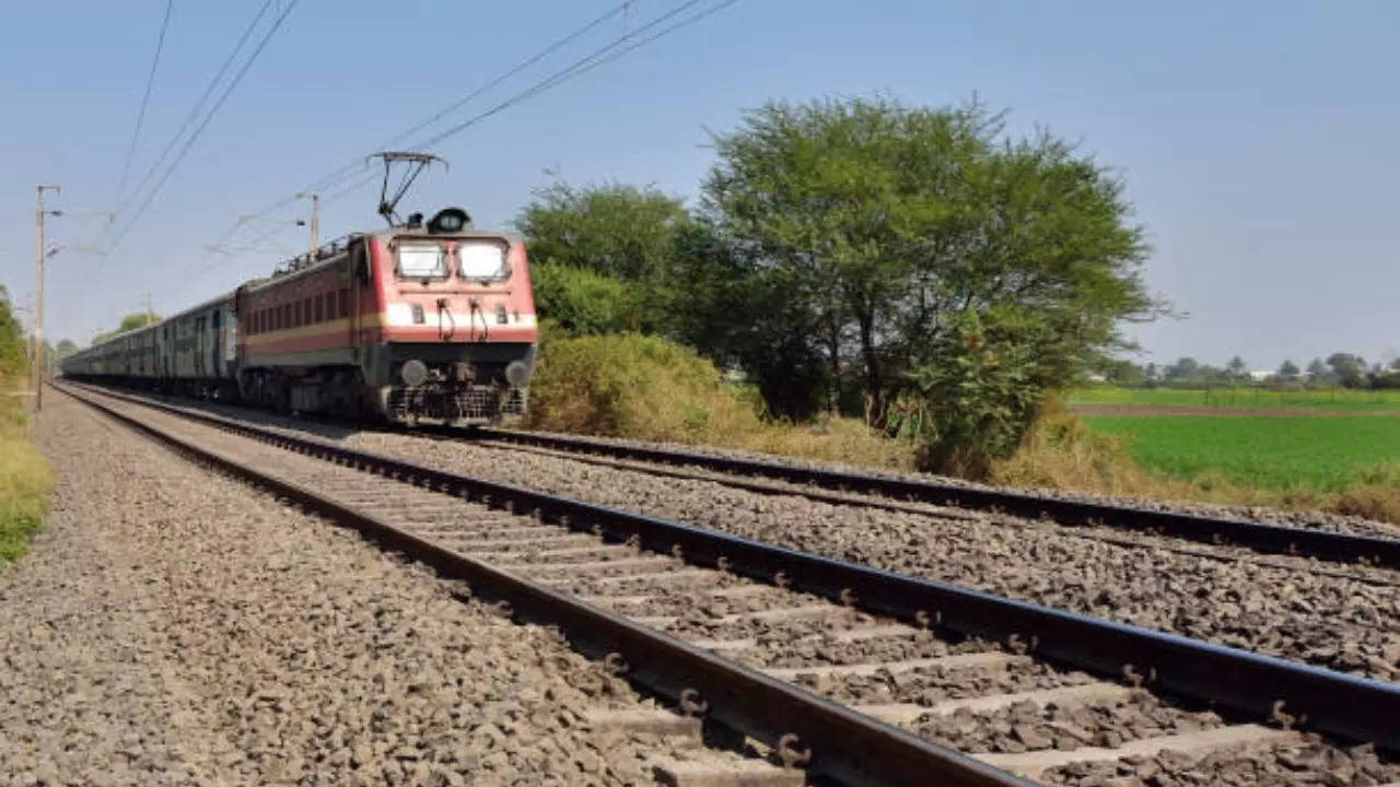 safety norms compromised: surprise check finds private catering firm cooking food on-board on poorva express